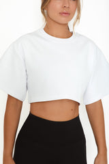 inite crop tee in snow