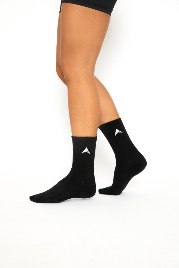 arki crew socks | black.