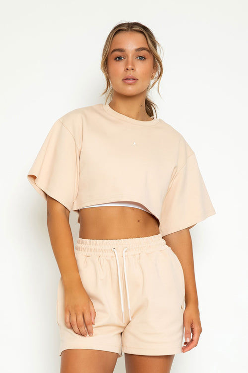 inite crop tee in sand